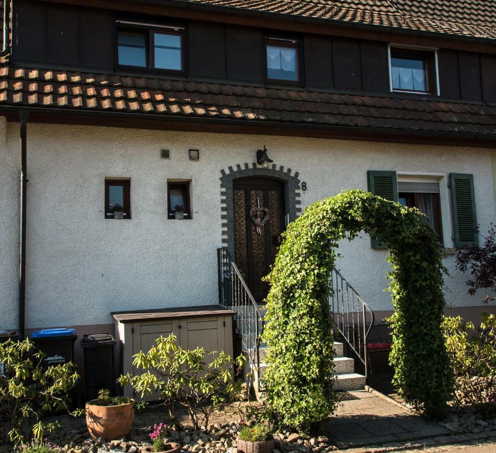 Ferienwohnung "Hirsch Huesli" Schopfheim Esterno foto